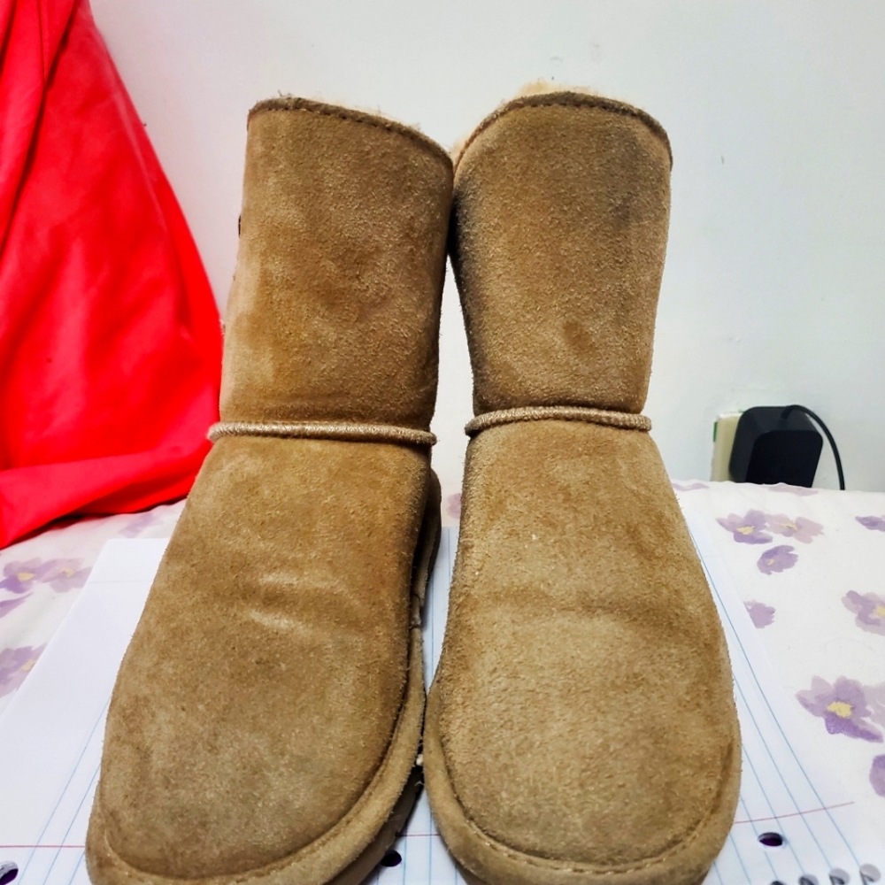Bearpaw big girl size 4